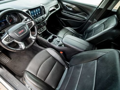 Used 2022 GMC Terrain SLT w/ LPO, Cargo Package FWD image 7