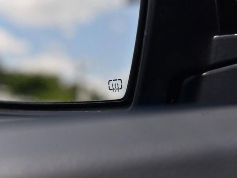 Used 2025 Jeep Compass Trailhawk AWD/4WD image 9