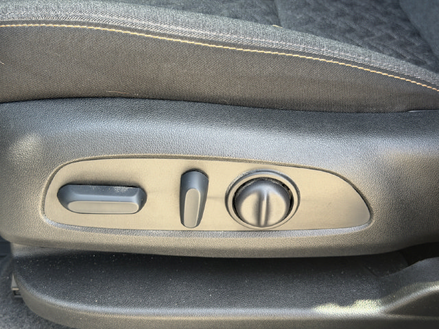 Used 2024 Chevrolet Equinox LT FWD image 25