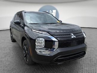 Used 2024 Mitsubishi Outlander SE Black Edition video 1