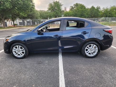 Used 2017 Toyota Yaris iA FWD image 4