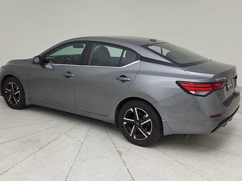Used 2024 Nissan Sentra SV image 3