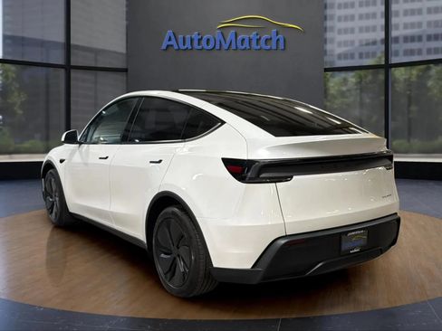 Used 2026 Tesla Model Y Long Range AWD/4WD image 9