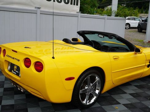 Used 2000 Chevrolet Corvette Convertible w/ Memory Pkg RWD image 5