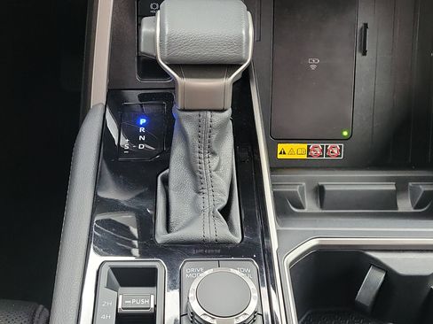 Used 2025 Toyota Tundra Limited image 28