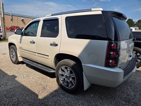 Used 2013 GMC Yukon Denali AWD/4WD image 3