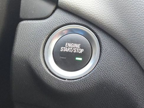 Used 2023 Chevrolet Equinox LT image 25