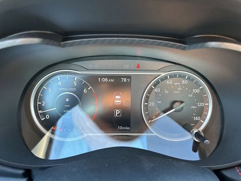 New 2025 Nissan Versa SR w/ Trunk Package image 17