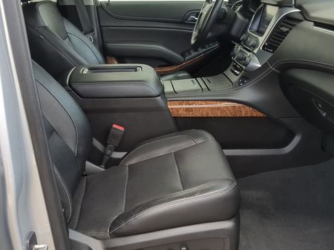 Used 2020 Chevrolet Tahoe Premier w/ Premier 6.2L Value Package image 21