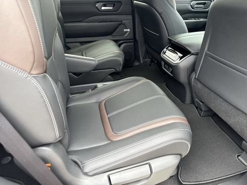 New 2026 Nissan Armada SL w/ Captain's Chari Seat Package RWD image 13