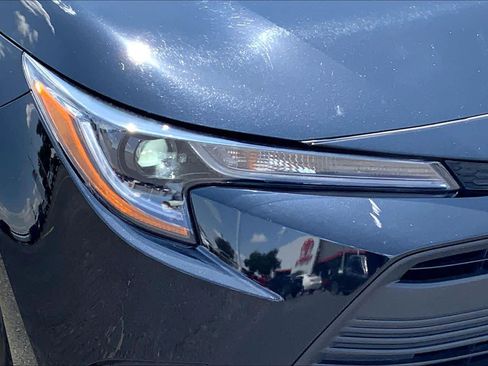 Used 2025 Toyota Corolla LE FWD image 28