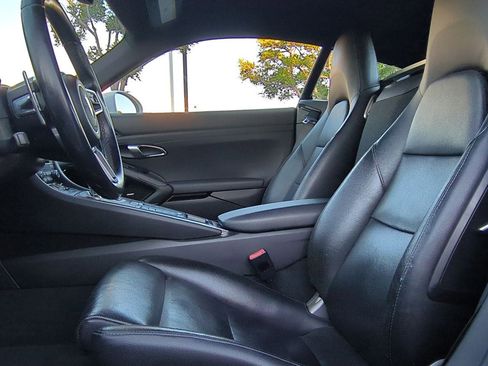 Used 2018 Porsche 718 Cayman image 19