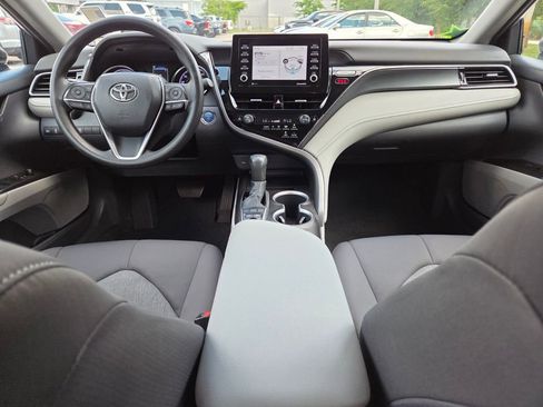 Certified 2022 Toyota Camry LE FWD image 5