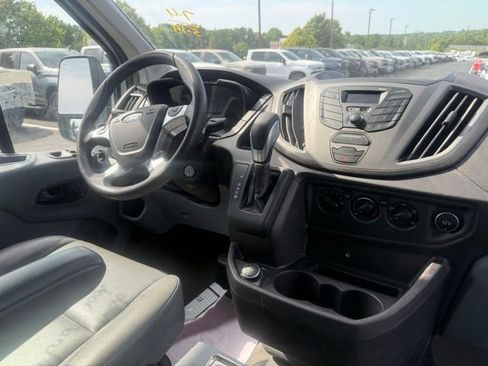 Used 2018 Ford Transit 250 130 Low Roof RWD image 4