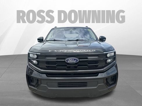 Used 2025 Ford Expedition Active AWD/4WD image 2