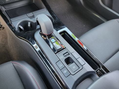 Used 2026 Toyota Prius Plug-In Hybrid FWD image 17
