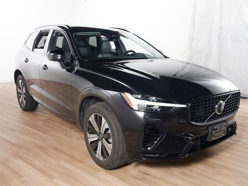 Used 2024 Volvo XC60 T8 Plus AWD/4WD image 3
