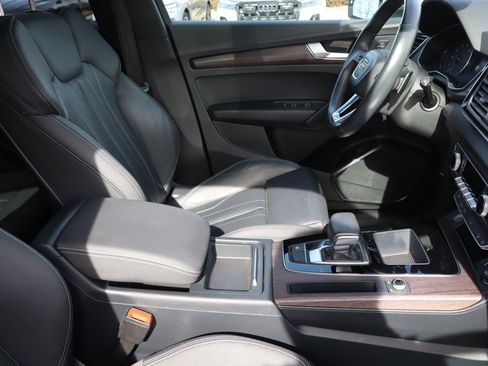 Used 2022 Audi Q5 2.0T Premium image 13