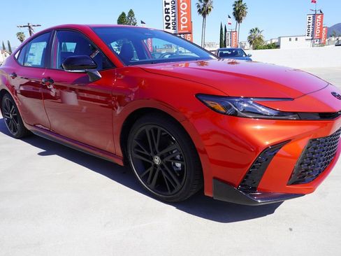 New 2026 Toyota Camry Hybrid image 3