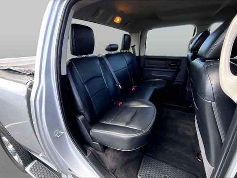 Used 2018 RAM 2500 Tradesman w/ Chrome Appearance Group AWD/4WD image 26