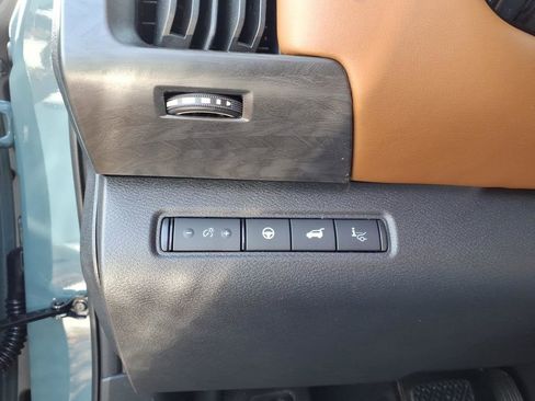 New 2026 Nissan Pathfinder Platinum image 17