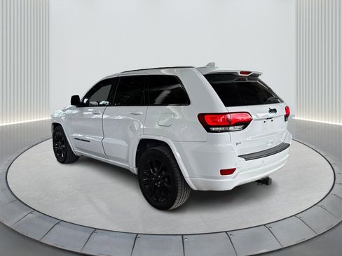 Used 2021 Jeep Grand Cherokee Laredo X image 8