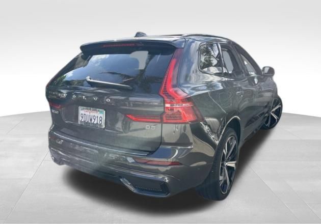 Used 2023 Volvo XC60 B5 Ultimate w/ Protection Package Premier FWD image 4