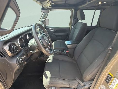 Used 2020 Jeep Gladiator Sport w/ Trailer Tow Package AWD/4WD image 19