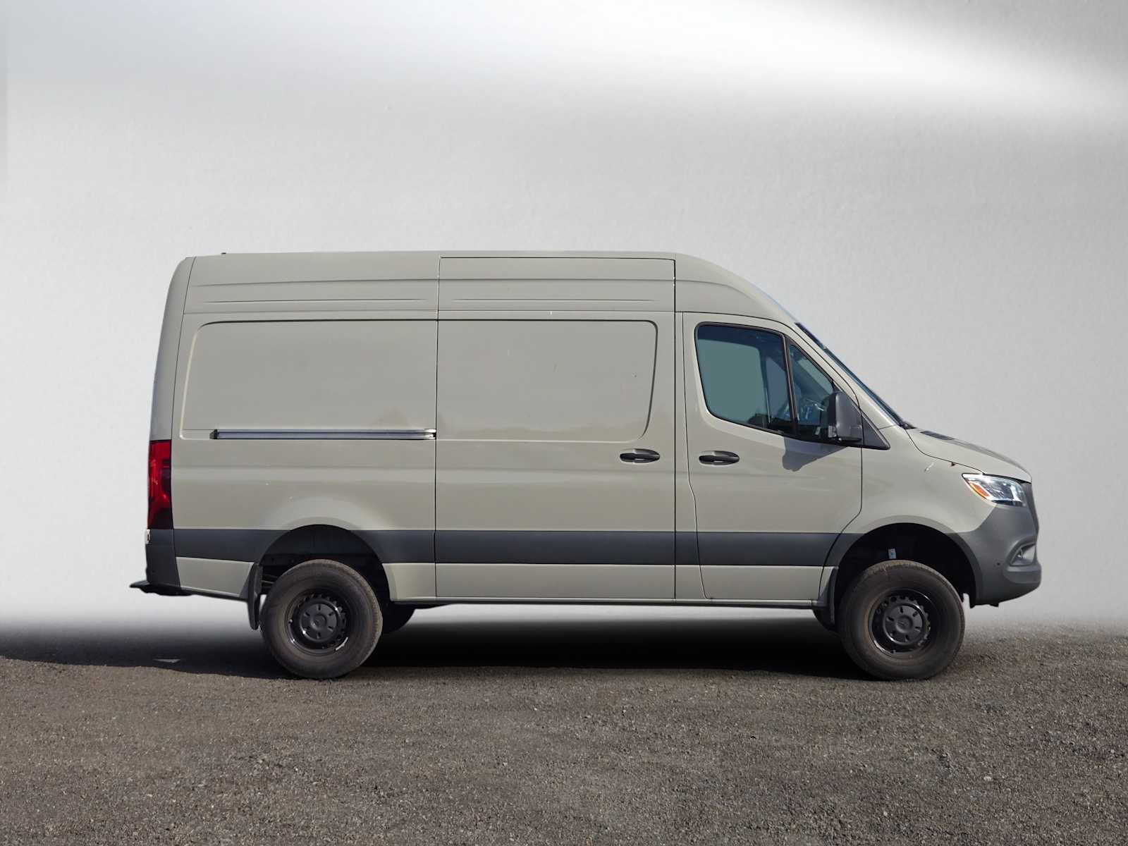 Used 2026 Mercedes-Benz Sprinter 2500 image 2