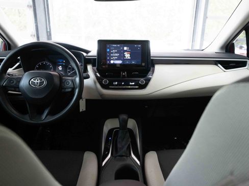 Used 2025 Toyota Corolla LE FWD image 20