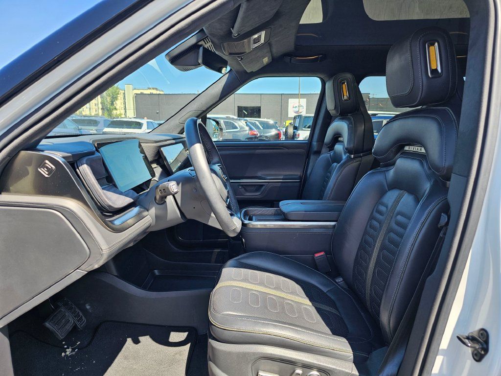 Used 2025 Rivian R1S Adventure Dual AWD/4WD image 20