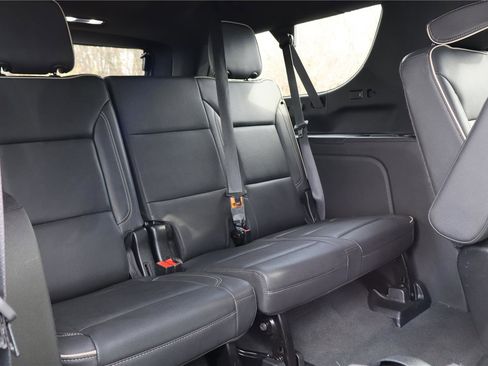 Used 2023 GMC Yukon XL SLT image 34