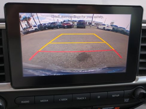 Certified 2021 Hyundai Venue SEL FWD image 17