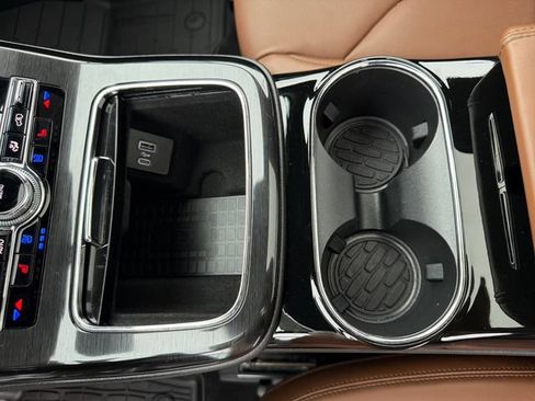 Used 2023 Lincoln Nautilus Reserve AWD/4WD image 29