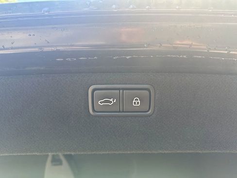 Used 2019 Genesis G80 5.0 Ultimate RWD image 8