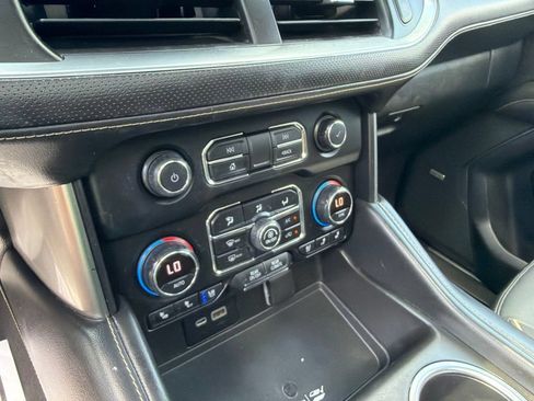 Used 2021 Chevrolet Suburban Premier w/ Premium Package AWD/4WD image 30