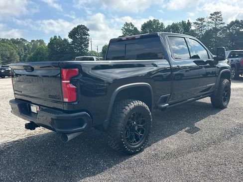 Used 2026 Chevrolet Silverado 2500 High Country w/ High Country Premium Package AWD/4WD image 6