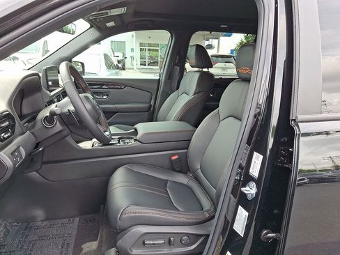 New 2025 Honda Pilot TrailSport image 6