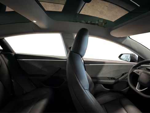 Used 2025 Tesla Model 3 Long Range RWD image 39