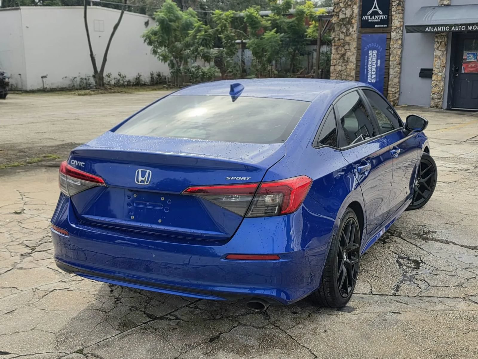 Used 2023 Honda Civic Sport image 5