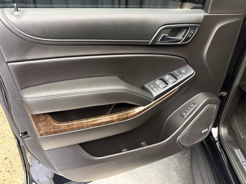 Used 2018 Chevrolet Suburban LT image 33