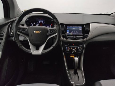 Used 2019 Chevrolet Trax LT w/ Sun & Sound Package image 22