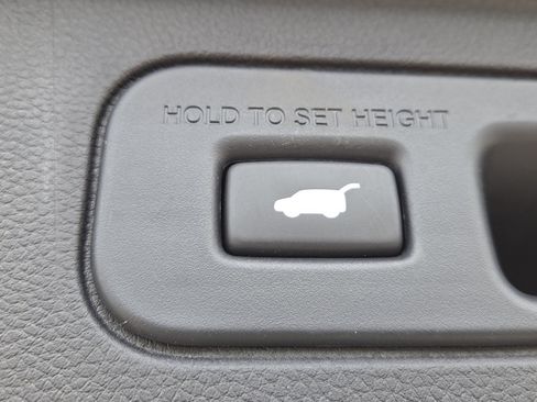 Used 2024 Honda Pilot Touring image 24