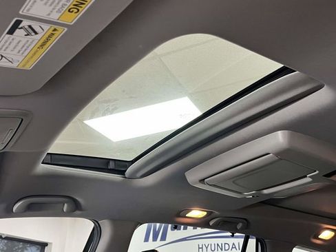 Used 2021 Honda Pilot Elite image 16
