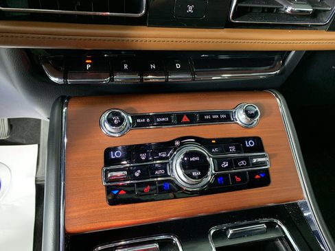 Used 2020 Lincoln Aviator Reserve w/ Equipment Group 201A AWD/4WD image 25