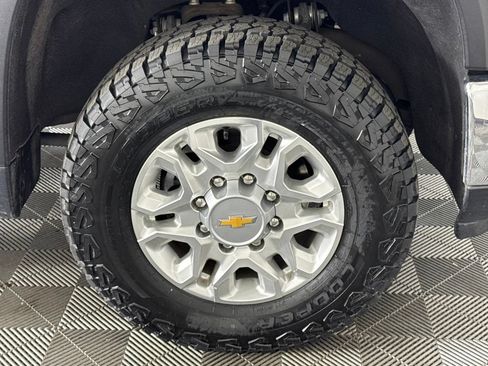 Used 2024 Chevrolet Silverado 2500 LTZ AWD/4WD image 11