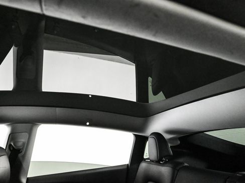 Used 2023 Tesla Model Y Long Range image 21