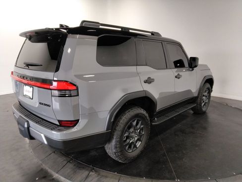 Used 2024 Lexus GX 550 image 5