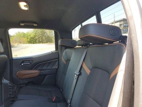 Used 2024 GMC Canyon AT4 image 10