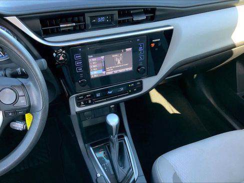 Used 2017 Toyota Corolla LE FWD image 6